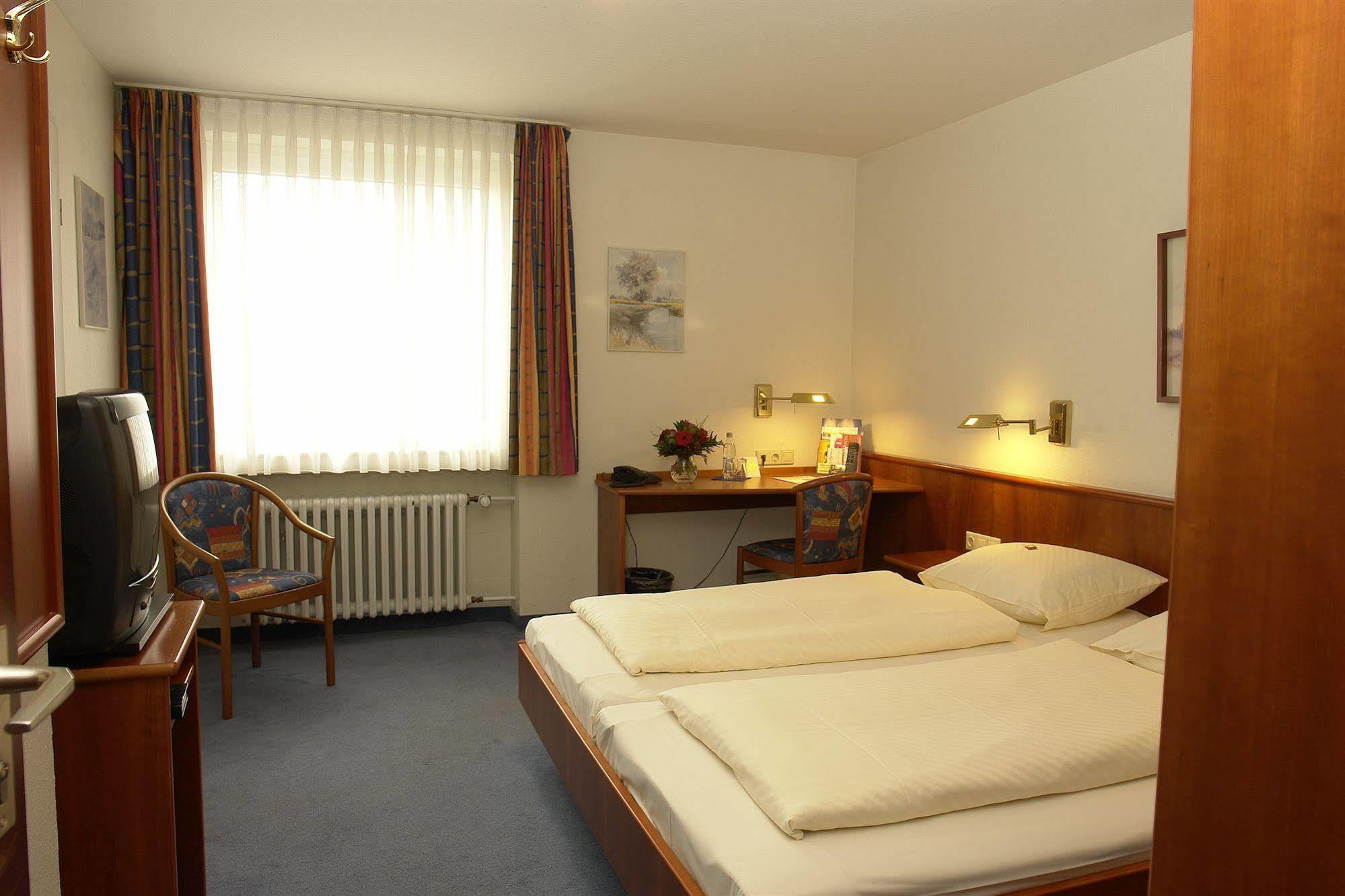 Brauhotel Jan Van Werth Neuss Exterior foto